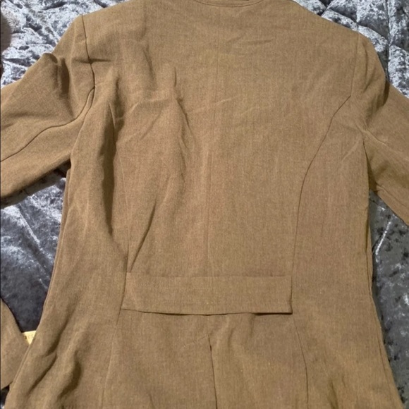 Blazer - Picture 2 of 3